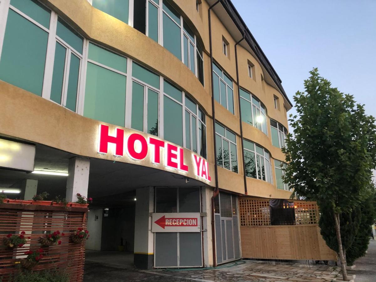 Yal Hotel & Restaurant Tetovo Kültér fotó